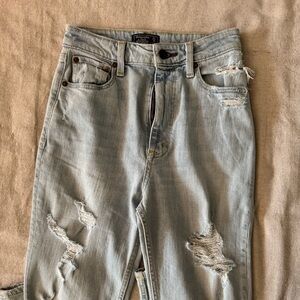 Abercrombie Zoe Straight Jeans 27 NWT Distressed Light Wash Ankle